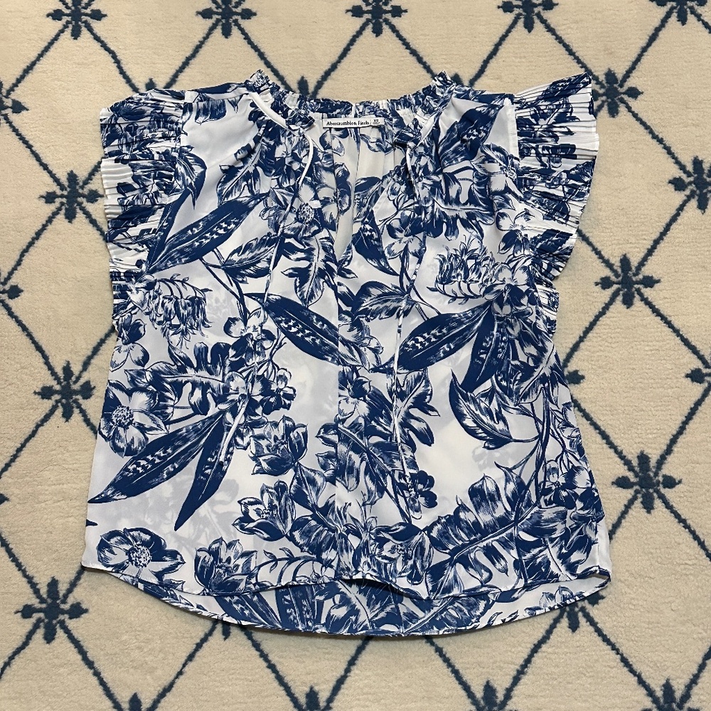 Abercrombie & Fitch Ruffle Sleeve Top - Blue Floral